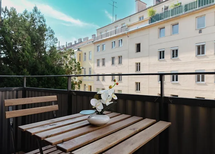 Beautiful 2-Bedroom Apartment Near Schoenbrunn